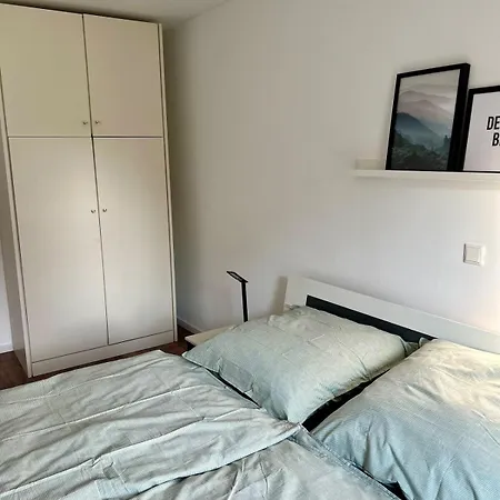 Modern Semi-detached House With Fantastic Views Apartamento Vlotho